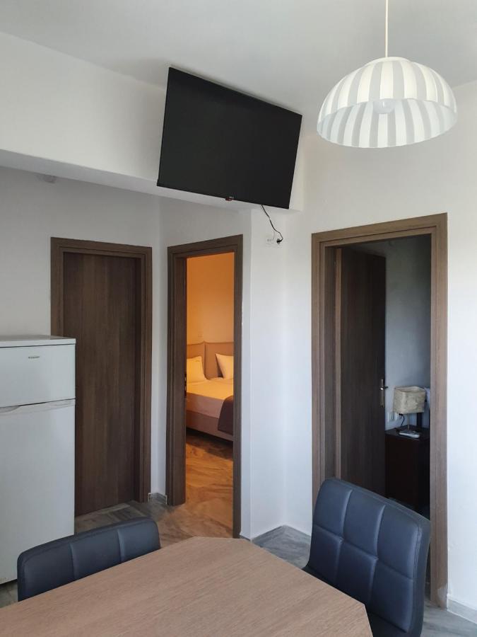 Kiki Studios * Kalamákion